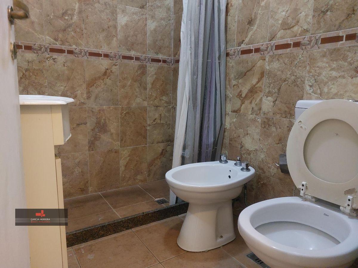 Foto de Departamento Monoambiente con Patio, Cochera, Pileta y Escritura., imagen 3
