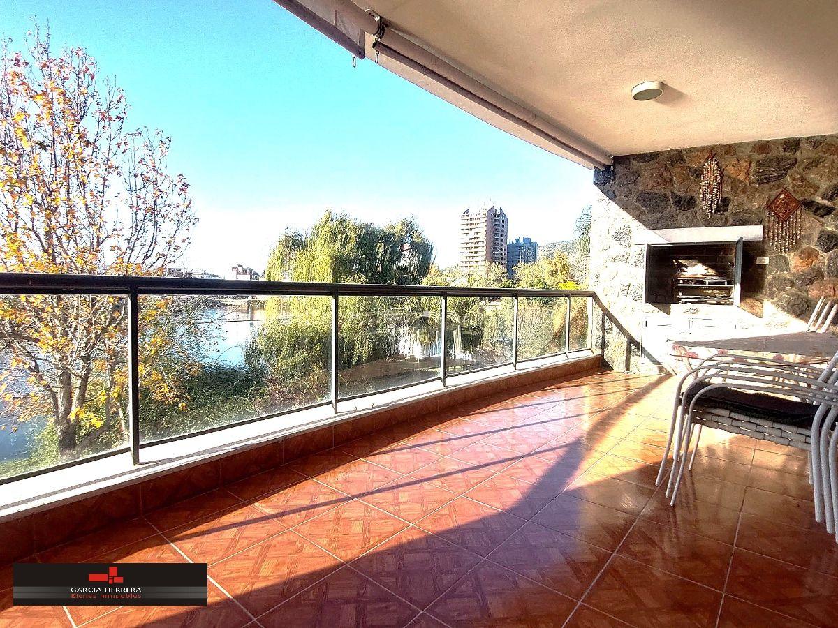 El departamento mas lindo sobre la costanera del Centro Nuevo.