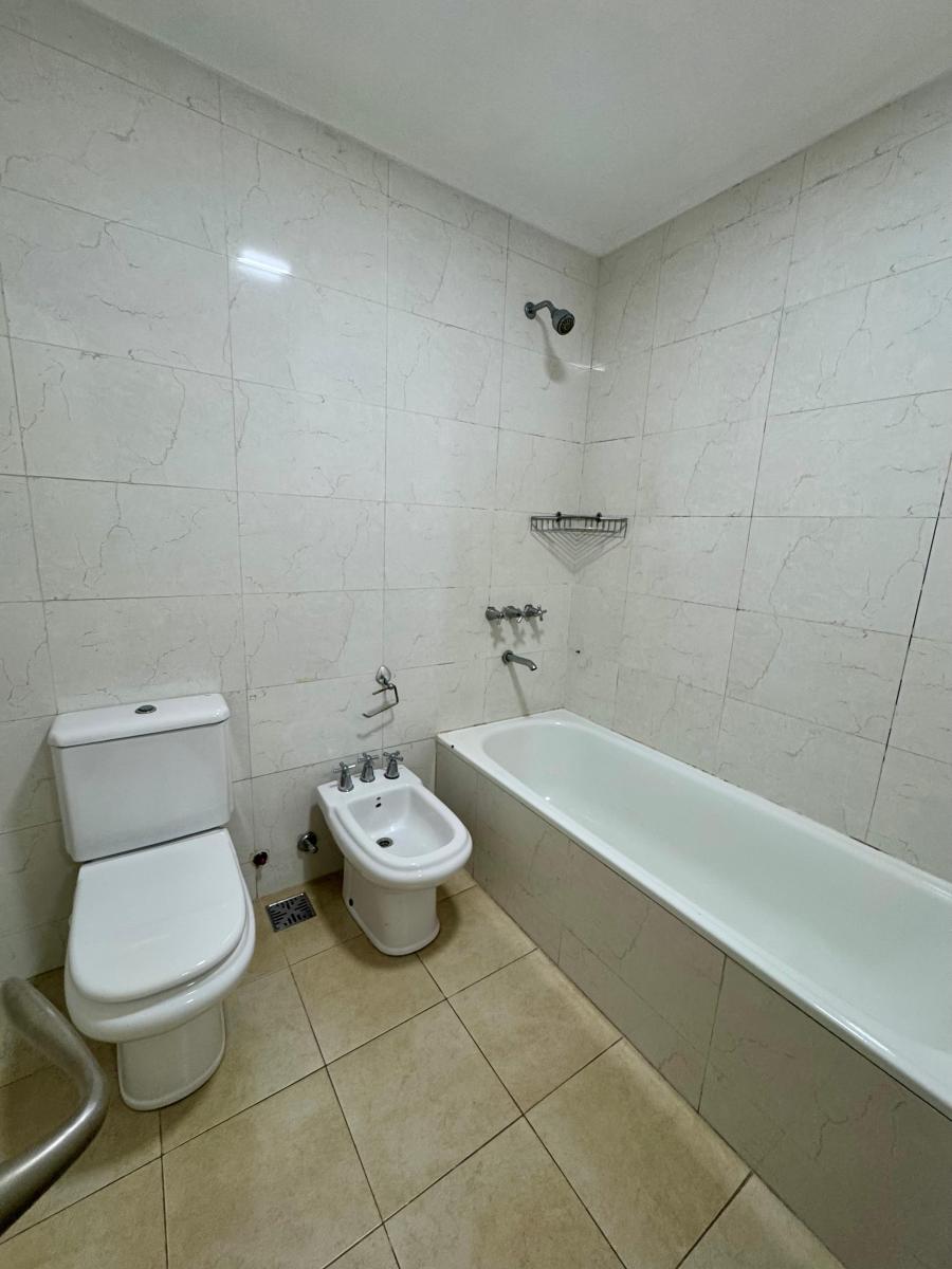Foto de DEPARTAMENTO 4 AMBIENTES CON DEPENDENCIA EN VENTA, imagen 3