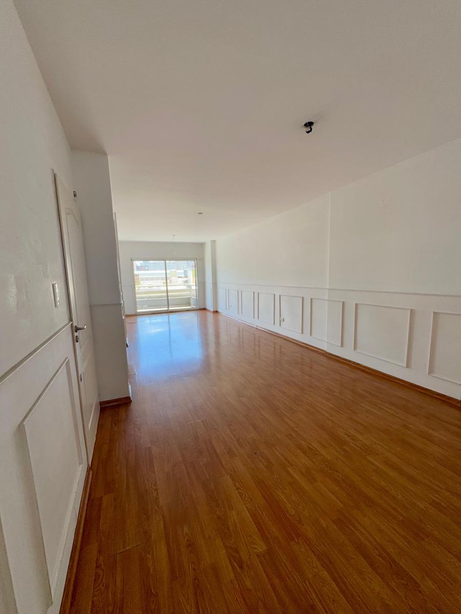 Foto de DEPARTAMENTO 4 AMBIENTES CON DEPENDENCIA EN VENTA, imagen 5