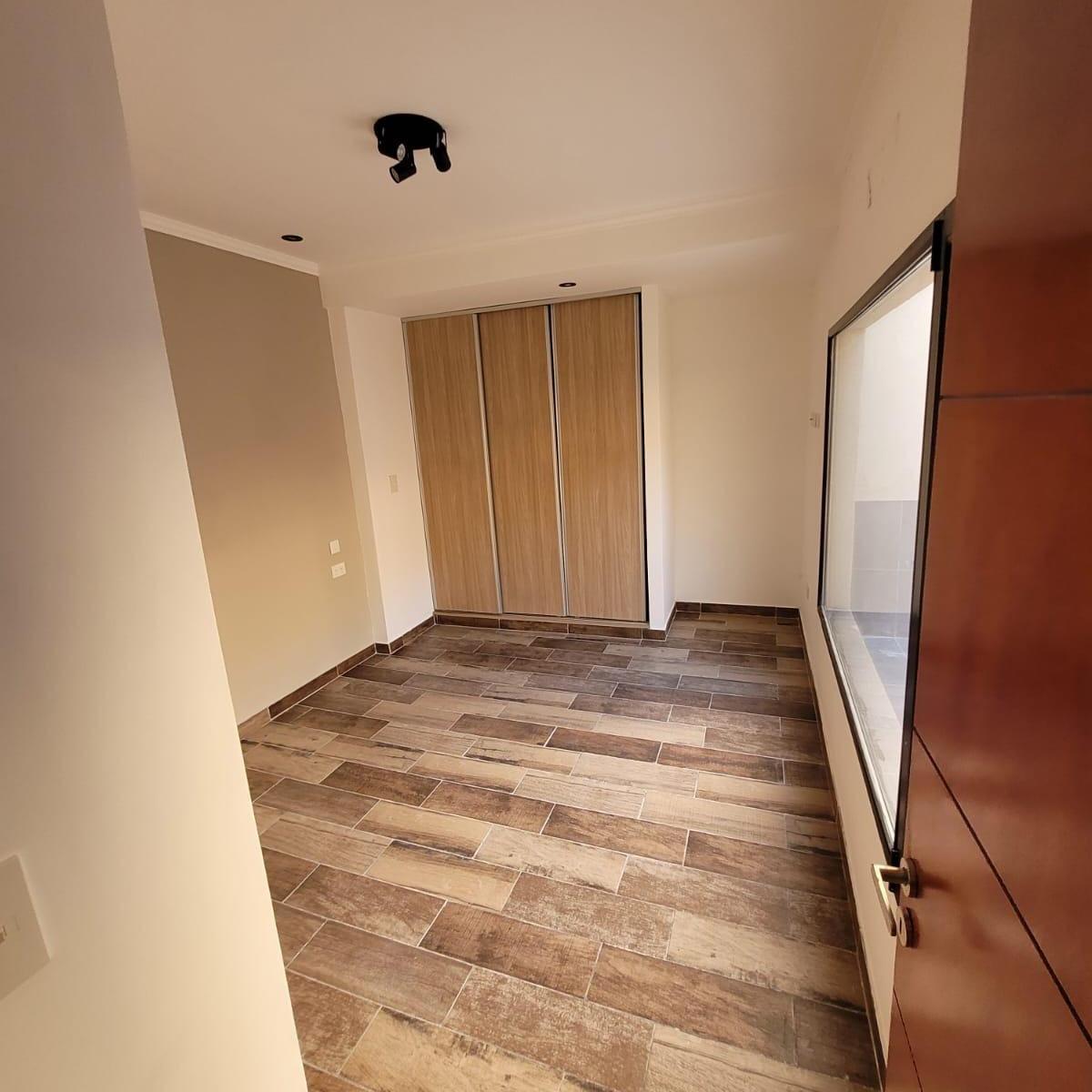Foto de HERMOSA CASA SOBRE LOTE PROPIA EN EL BARRIO DE BARRACAS, imagen 4