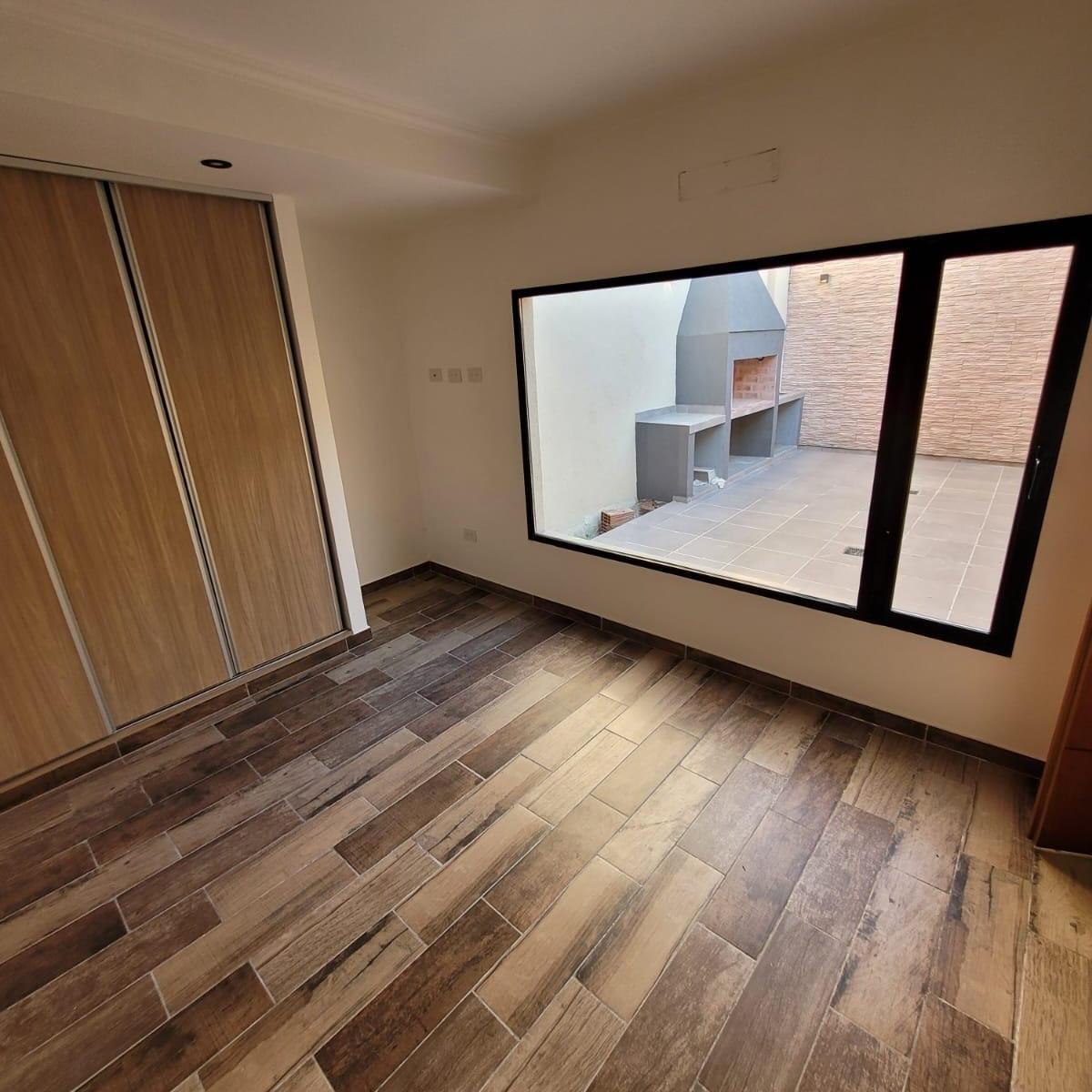 Foto de HERMOSA CASA SOBRE LOTE PROPIA EN EL BARRIO DE BARRACAS, imagen 3