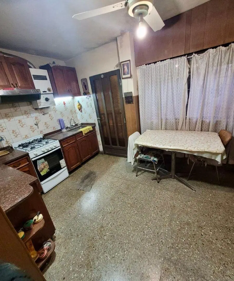 CASA SOBRE LOTE PROPIO EN BARRACAS 5