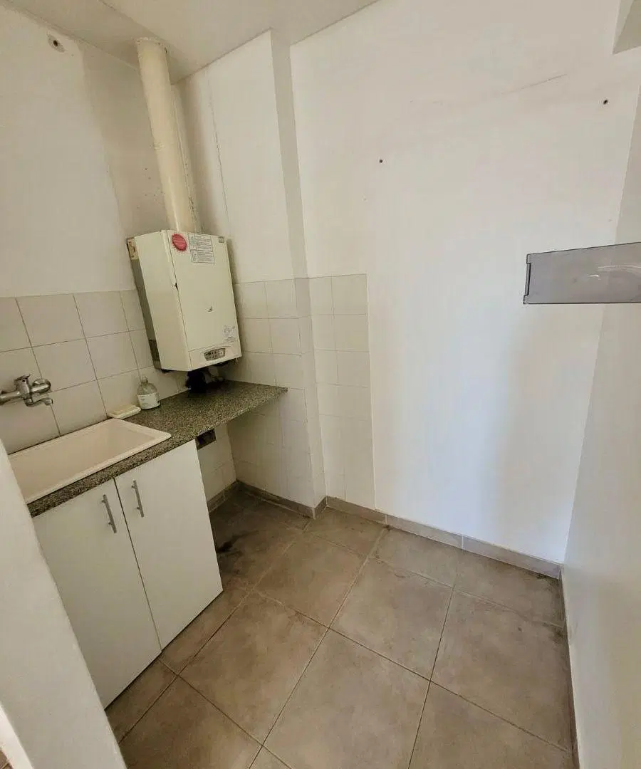 DEPARTAMENTO EN VENTA EN BARRACAS 4