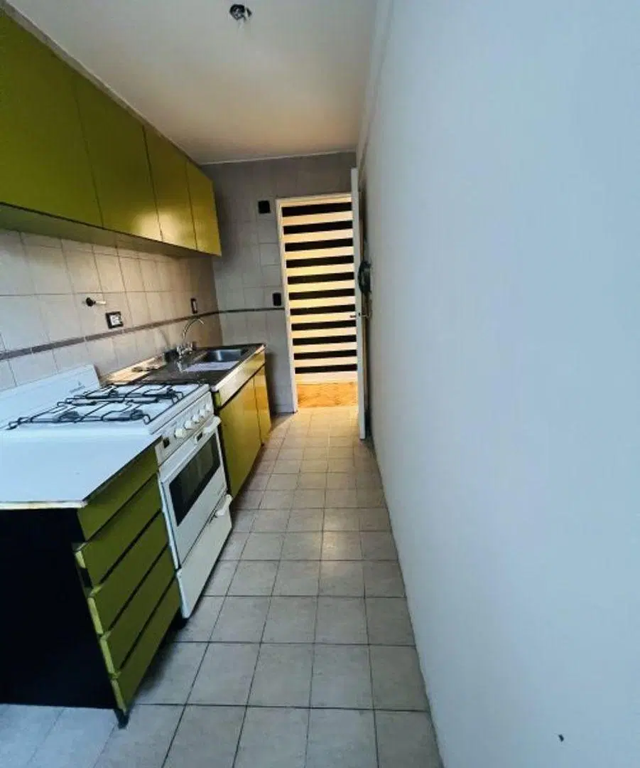 DEPARTAMENTO EN ALQUILER 2 AMBIENTES AL FRENTE CON BALCON 2
