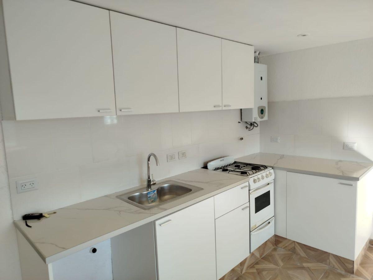 Foto de ALQUILER – DEPARTAMENTO TIPO CASA 2 AMBIENTES EN BARRACAS, imagen 3