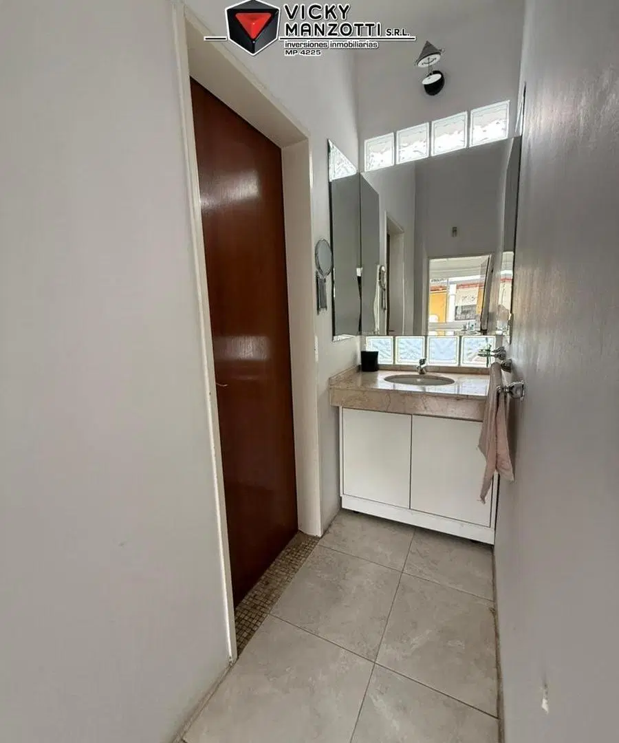 Amplia casa en Barrio Privado San Isidro - Villa Allende 5