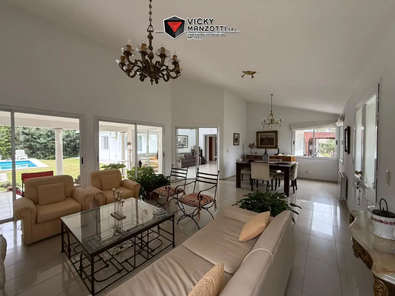 Amplia casa en Barrio Privado San Isidro - Villa Allende 3