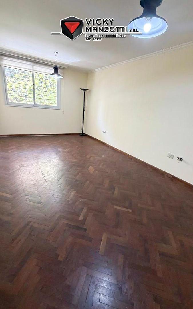 Foto de VENTA CASA 2 dor. con Patio - Barrio Dean Funes, imagen 1