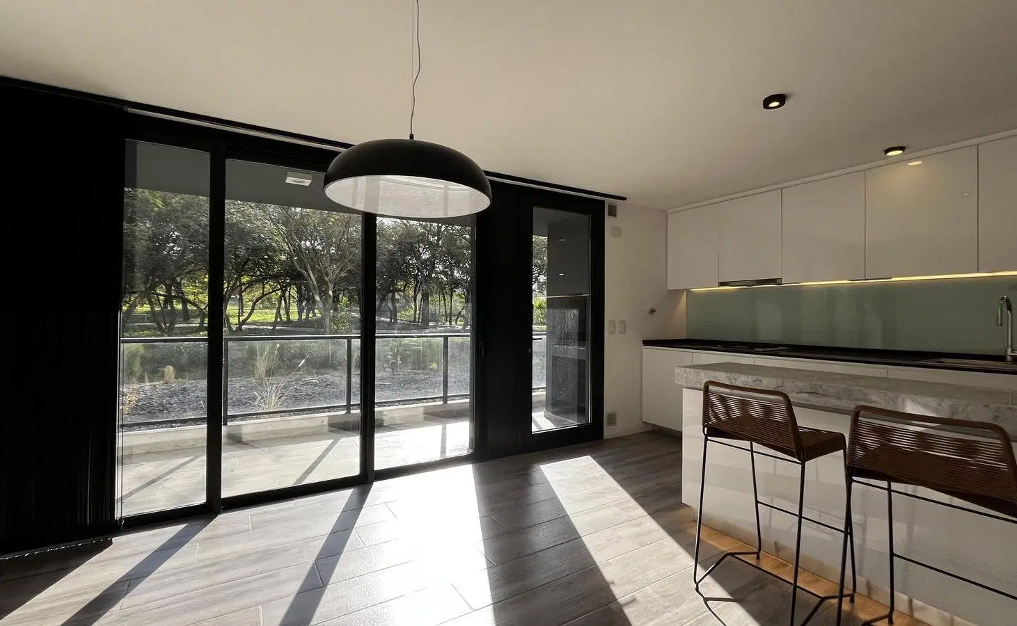 Departamento en alquiler de 2 dormitorios en Greenpark, Valle Escondido 4