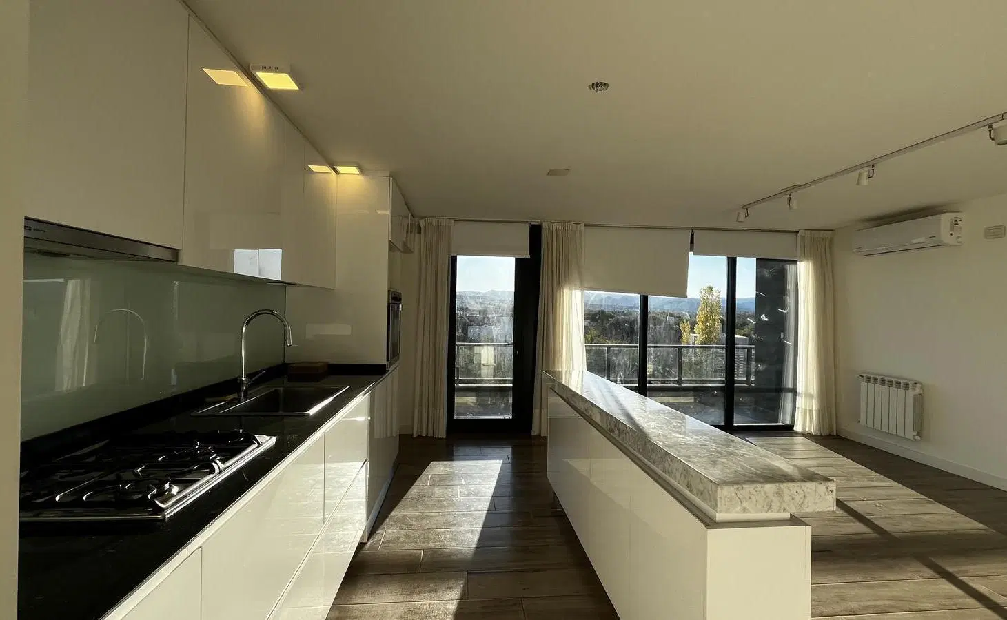 Departamento en Alquiler de 2 dormitorios en Greenpark, Valle Escondido 8
