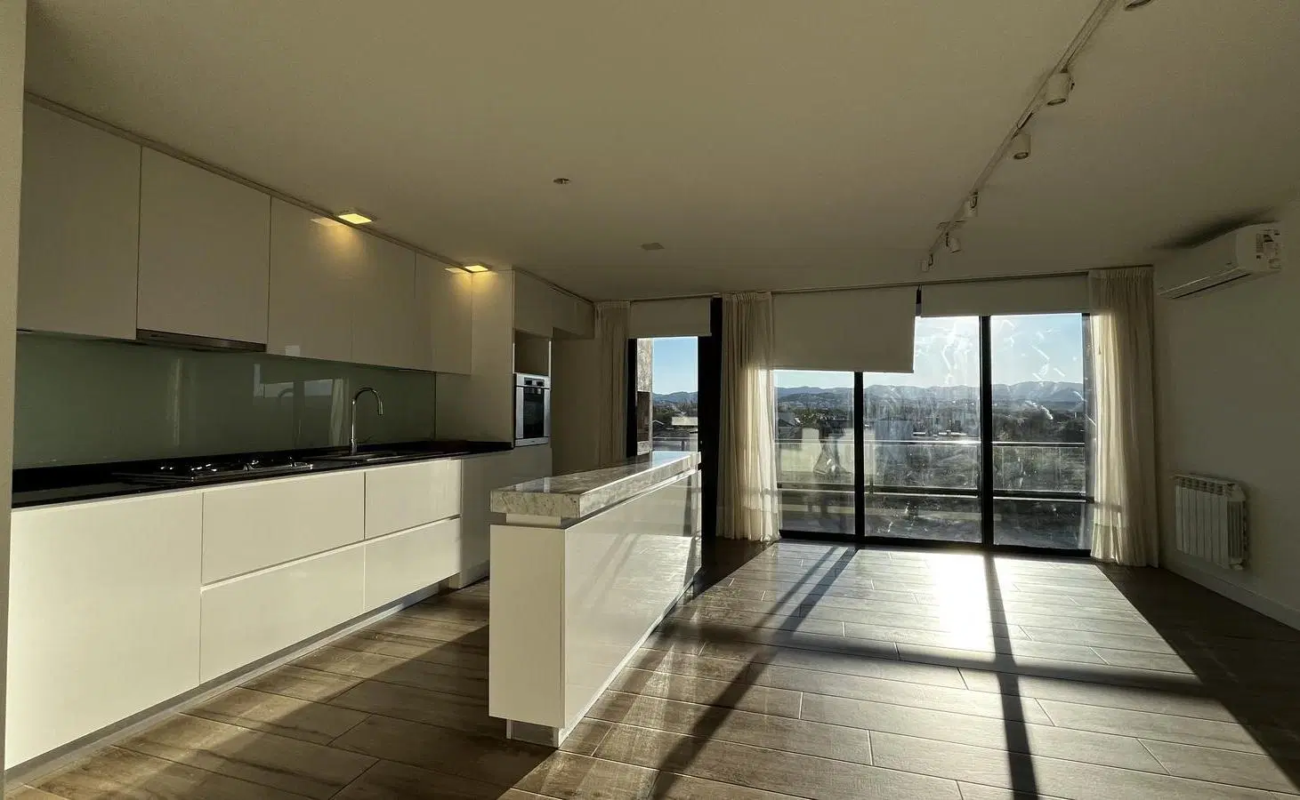 Departamento en Alquiler de 2 dormitorios en Greenpark, Valle Escondido 5