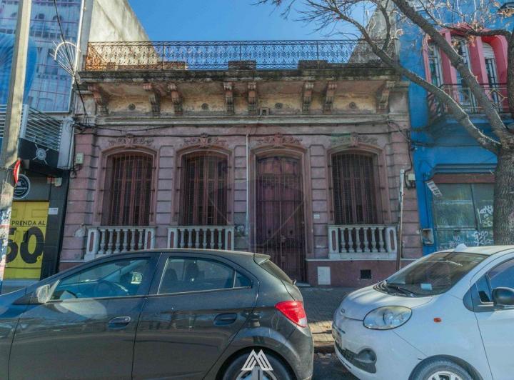 VENTA CASA A RECICLAR AGUADA LEY VIS 2