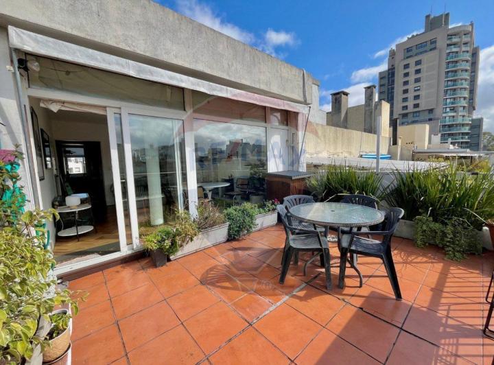 ALQUILER PENTHOUSE 1 DORM POCITOS SEMI-AMOBLADO 1