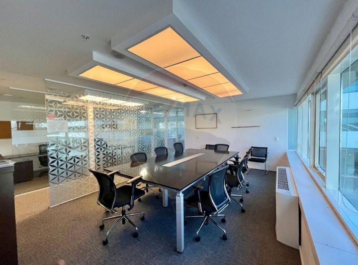 ALQUILER OFICINA EN WORLD TRADE CENTER 247m2 1