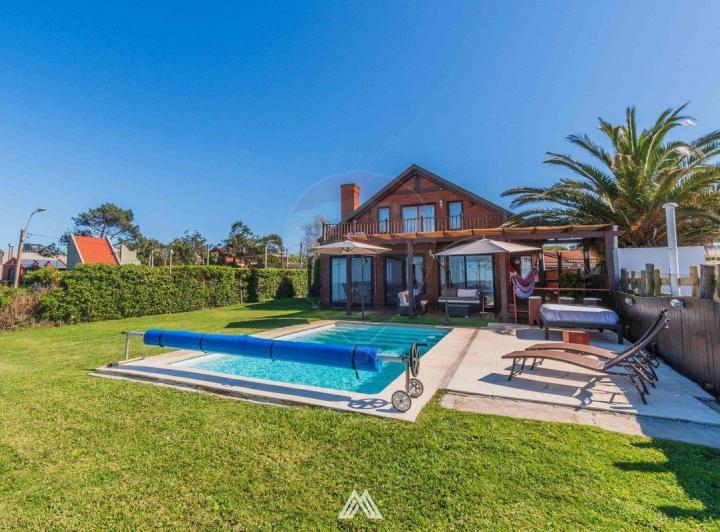 Alquila Casa 4 dorm frente al mar. Villa Argentina 4