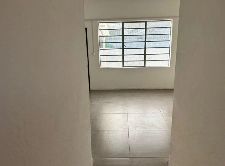 Se alquila local comercial en Av. Roosevelt, Pando 1