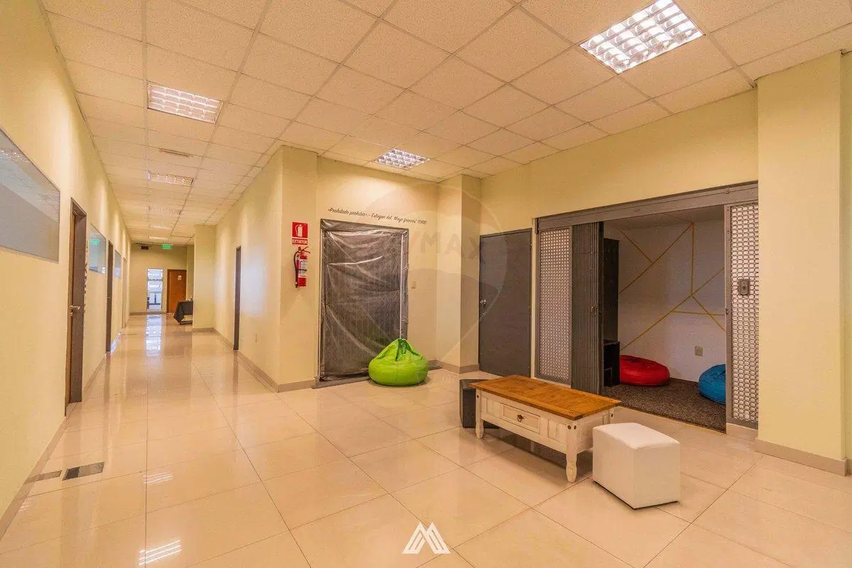 VENTA SEMIPISO DE OFICINAS EQUIPADO EN CENTRO 2