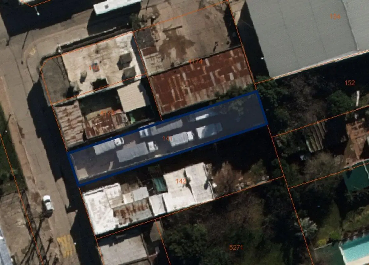 Venta de terreno en Pando de 322 m² 2