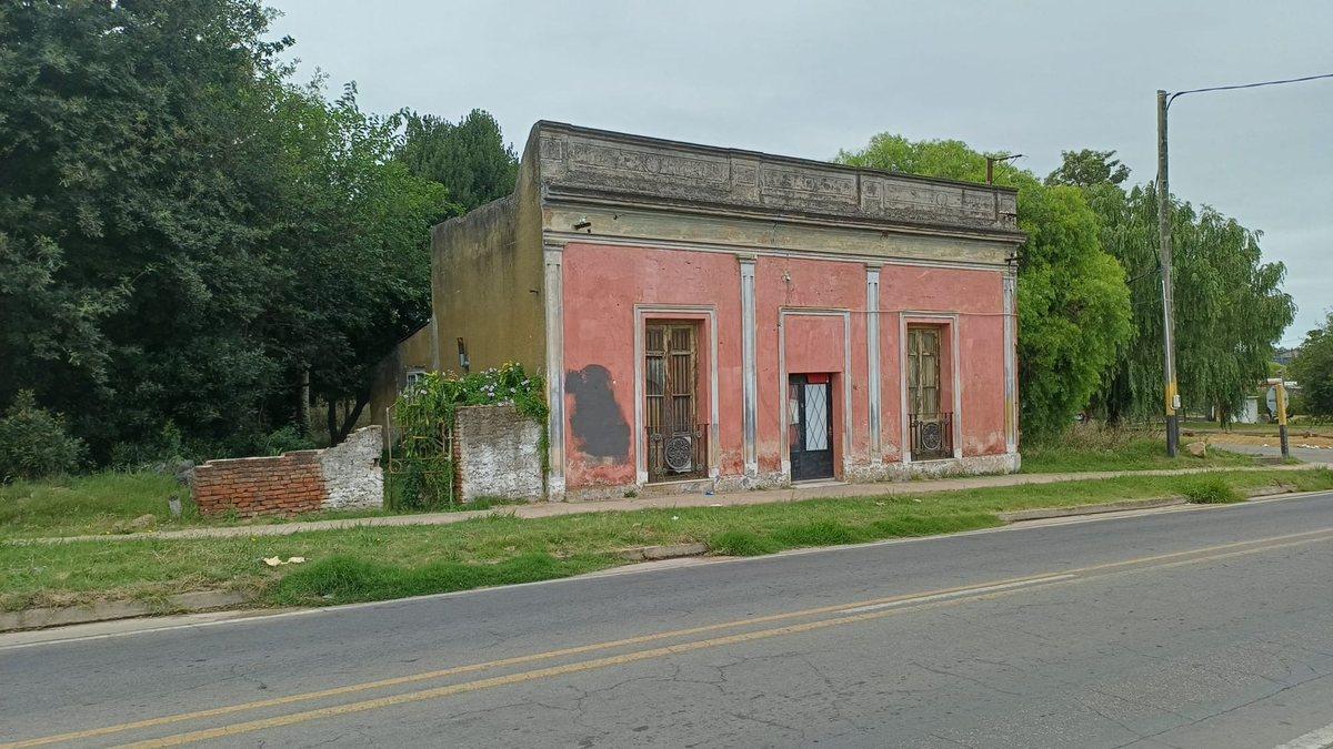 Venta de casa a reciclar con gran terreno en Pando