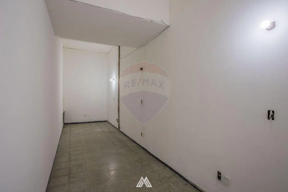 VENTA OFICINA Y LOCAL COMERCIAL CIUDAD VIEJA 5