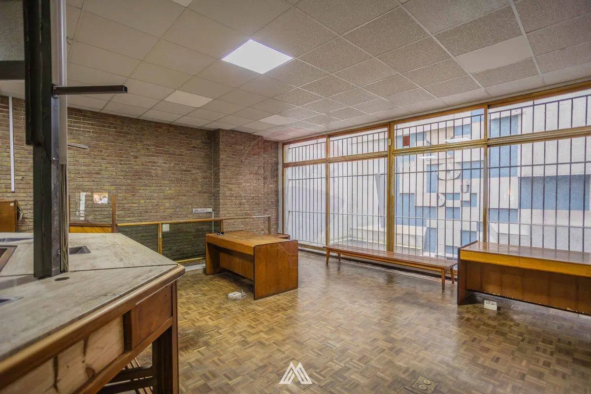 VENTA OFICINA Y LOCAL COMERCIAL CIUDAD VIEJA 4