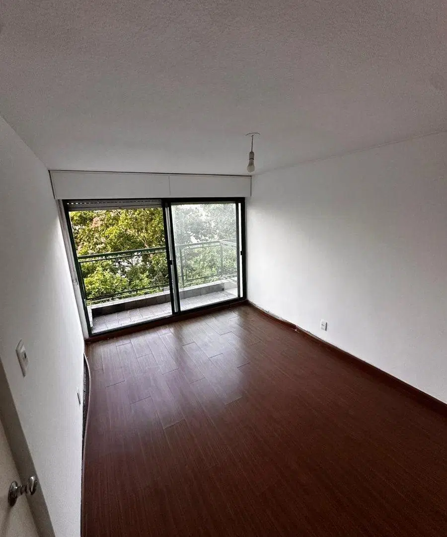 Venta Apartamento 2 Dormitorios con balcón centro 5
