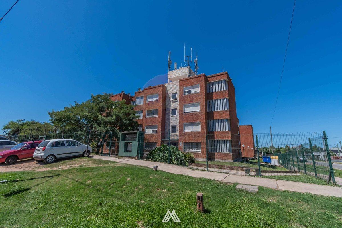 Venta apartamento tres dormitorios cochera Pando