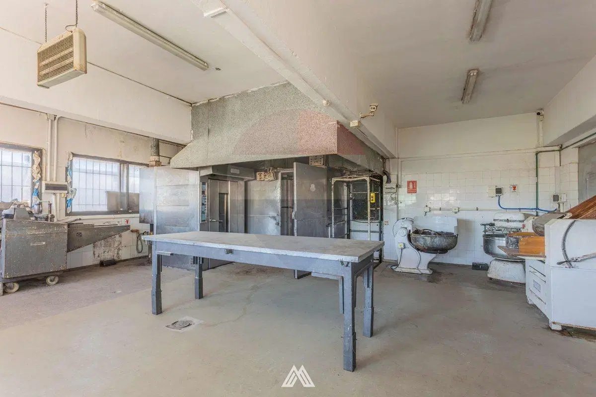 ALQUILER PEÑAROL LOCAL COMERCIAL PANADERIA EQUIPAD 4