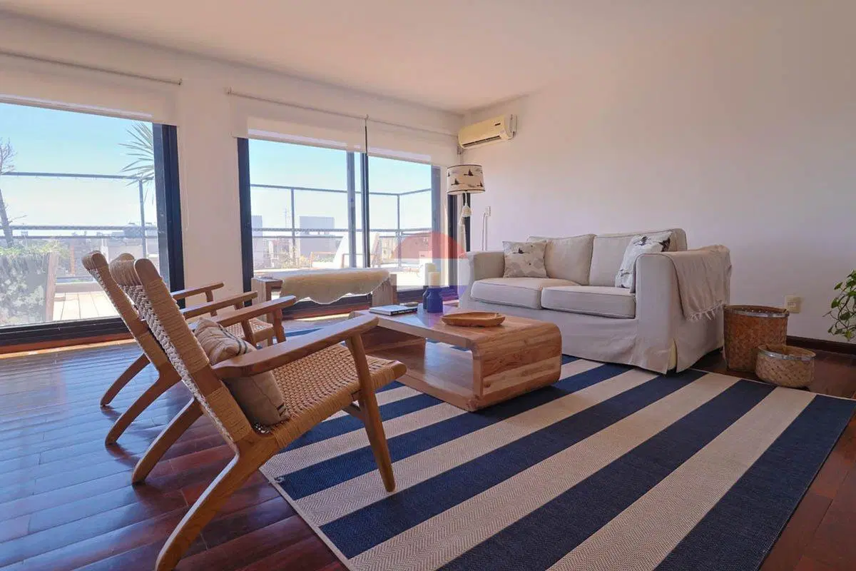 VENTA PENTHOUSE POCITOS, 3 DORM. SERVICIO, 3 GJES. 5