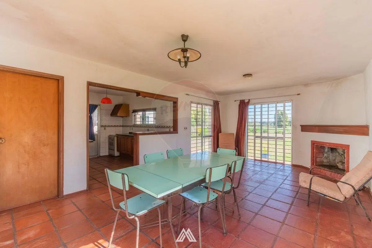 Venta de campo 3,5Ha. sobre Ruta 87 con dos casas. 3