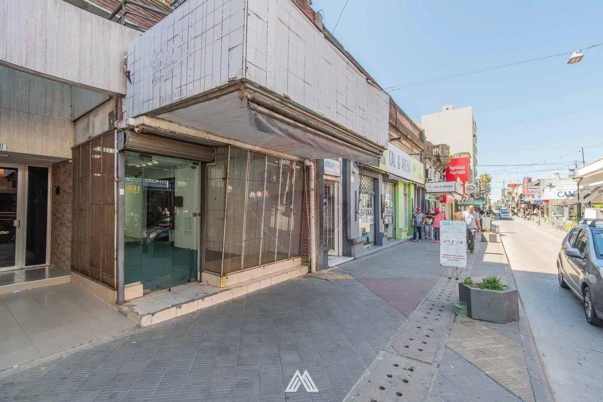 Alquiler de local comercial en Gral. Artigas Pando 4