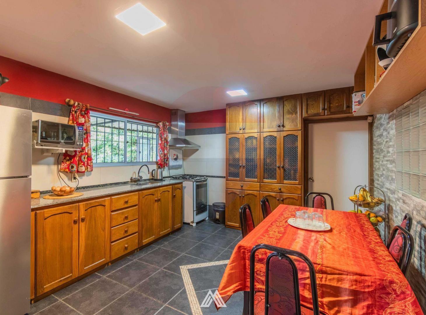 Venta casa 3 dormitorios y cochera en Punta Rieles