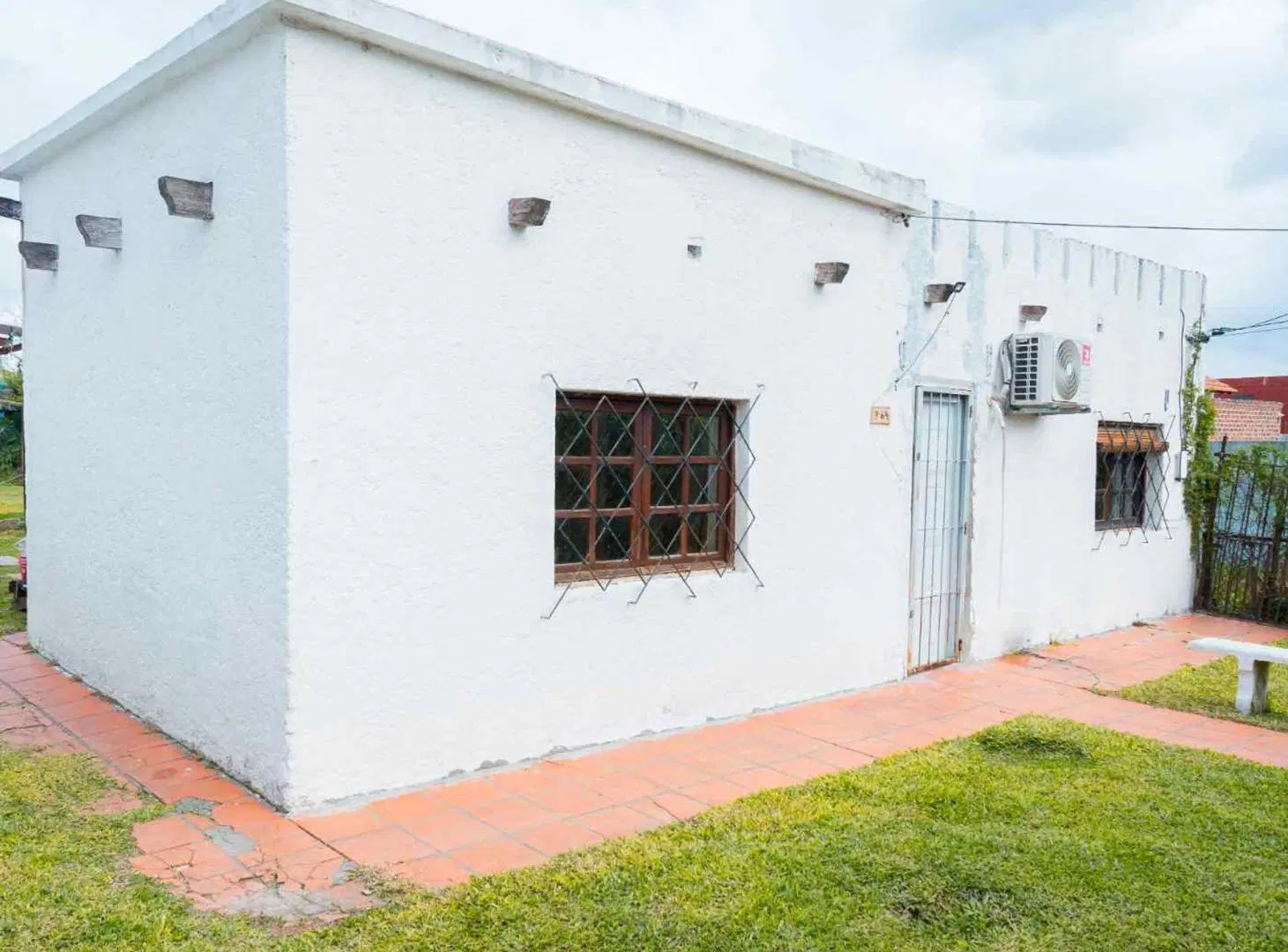 Alquiler casa tres dormitorios y garaje en Pando 2