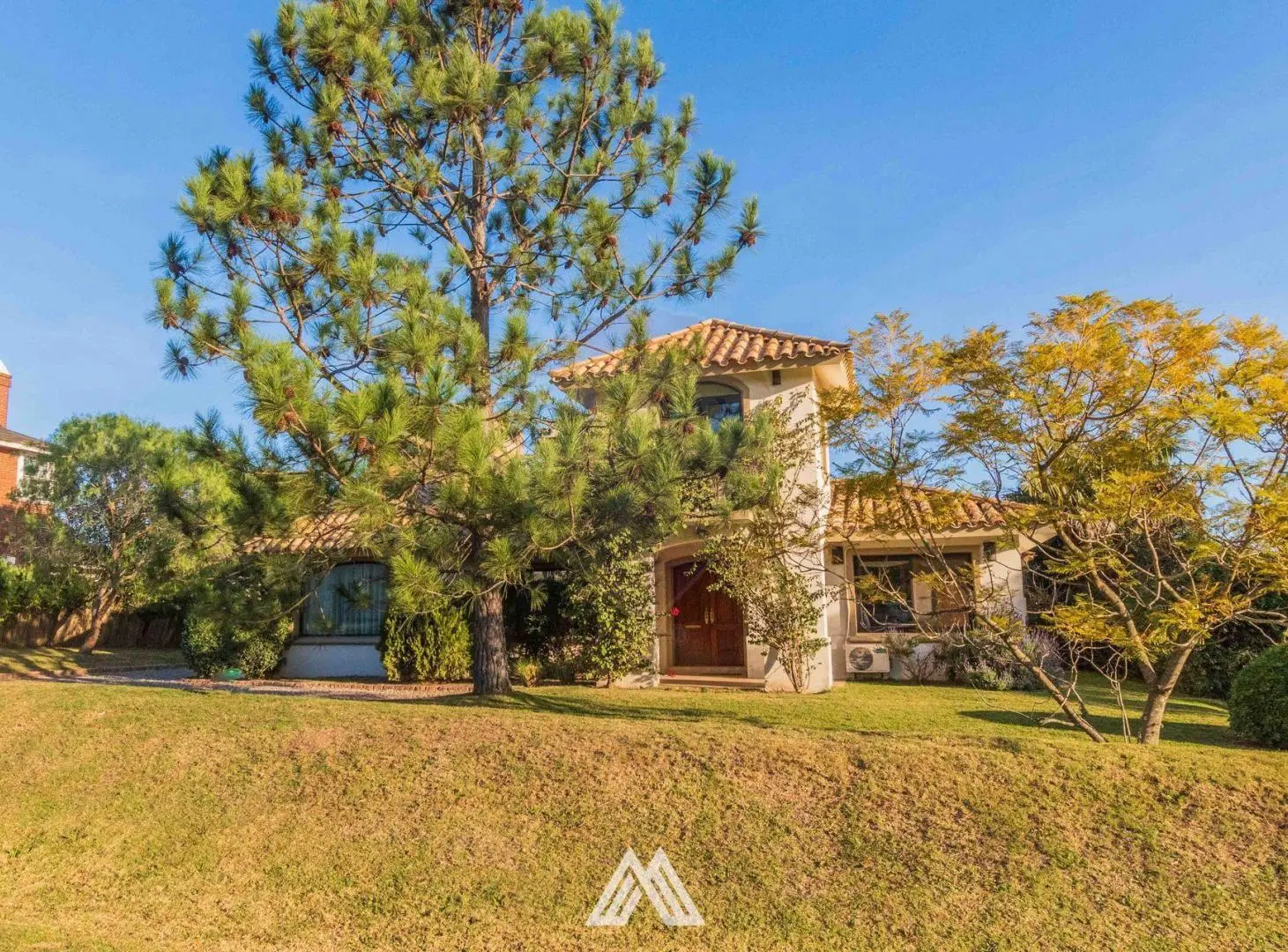 VENTA CASA EN ALTOS DE LA TAHONA CON RENTA 3 DORM 4