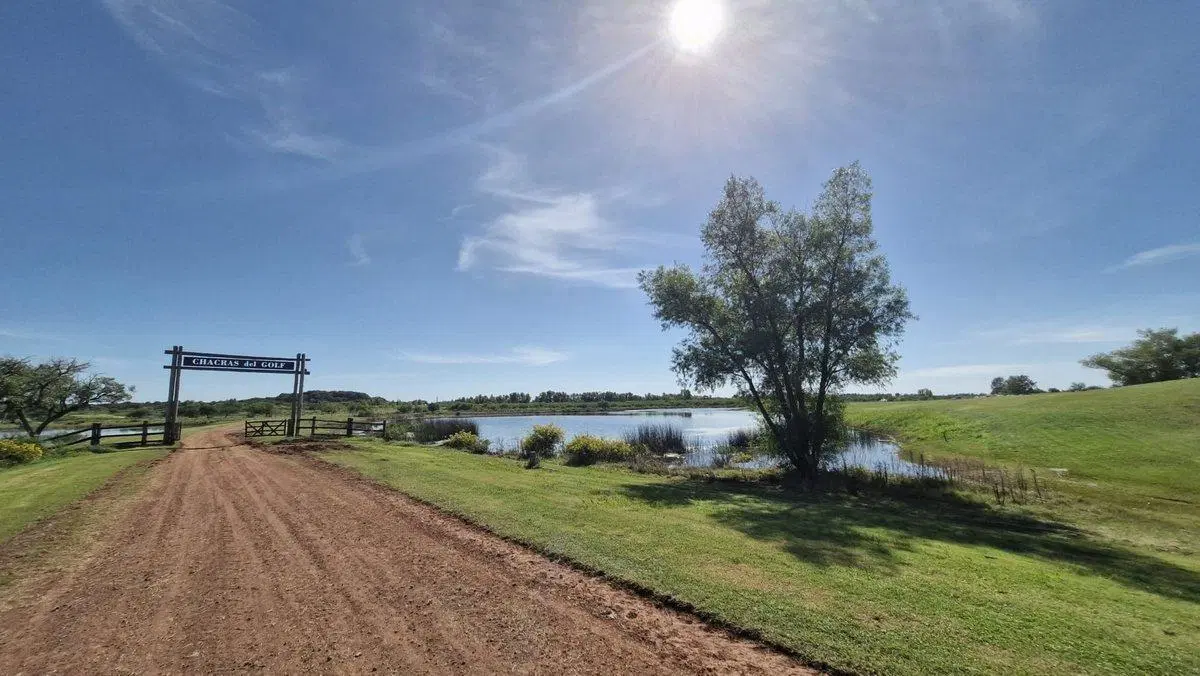 Venta Lote de 3760m2 Barrio privado Carmelo Golf 5