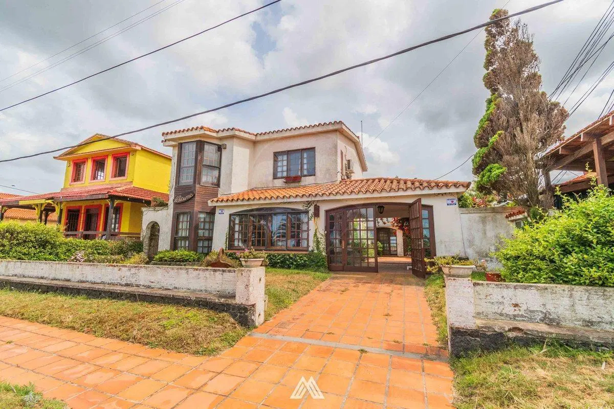 Venta de casa 4 Dormitorios Con Renta En Atlántida 2