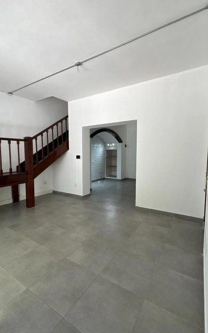 Alquiler local comercial Pocitos con terraza 4