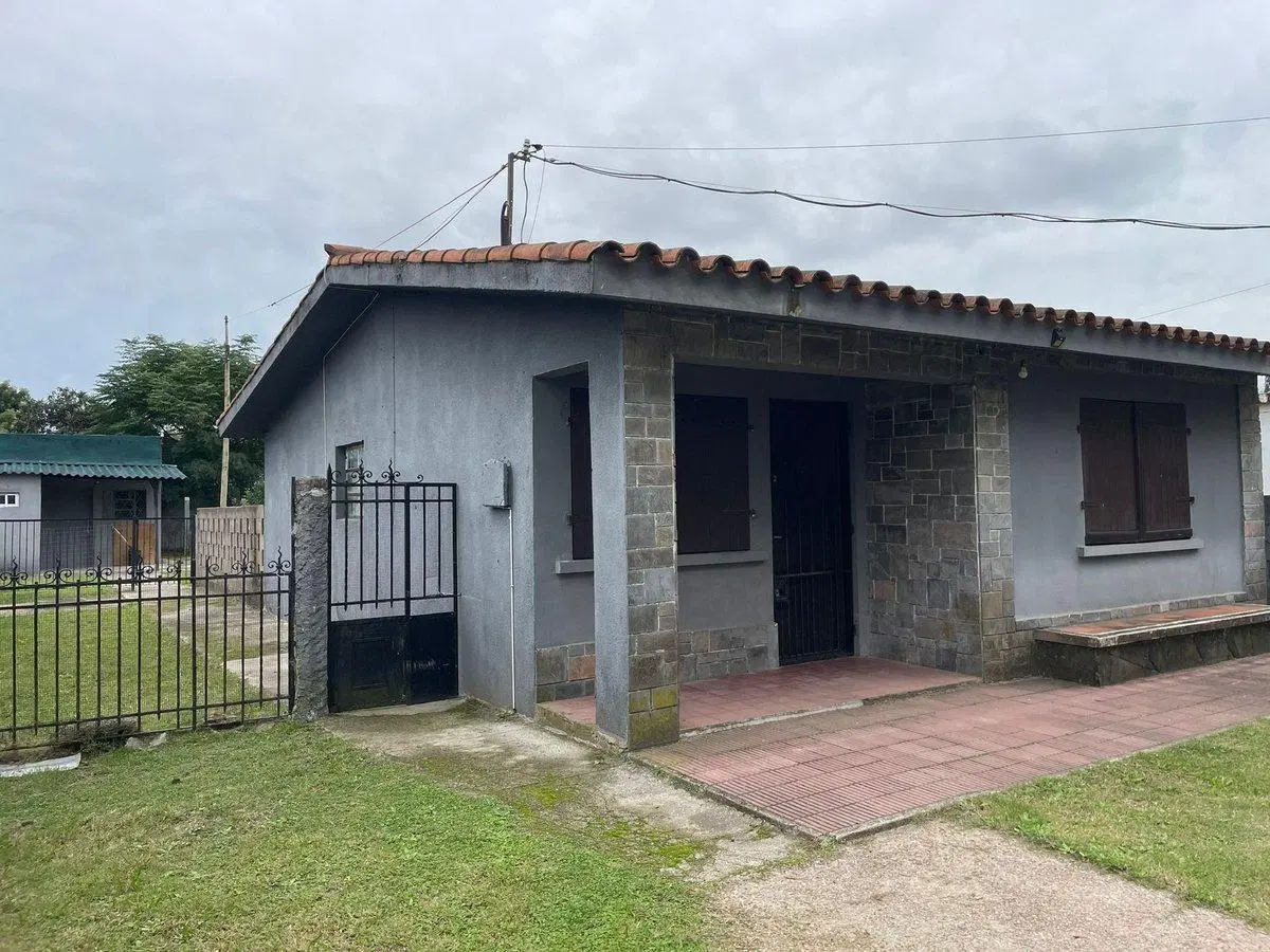 Venta dos casas con gran terreno en Las Piedras 2