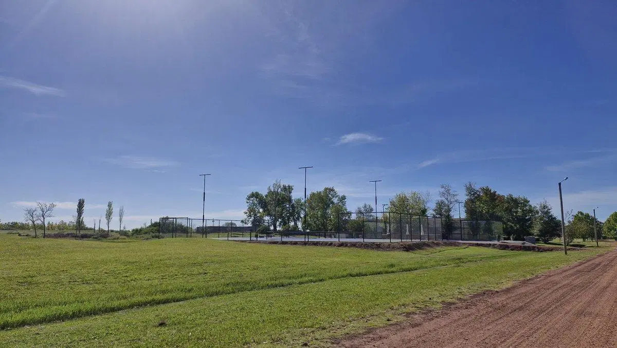 Venta Lote de 2375 m2 Barrio privado Carmelo Golf 4