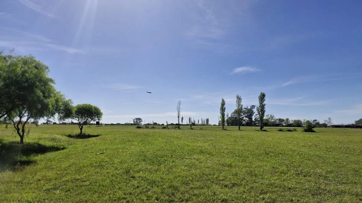 Venta Lote de 2375 m2 Barrio privado Carmelo Golf 2