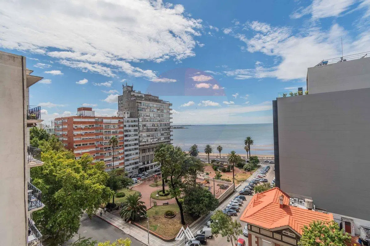 ALQUILER Oficina o Consultorio Plaza Gomensoro 1
