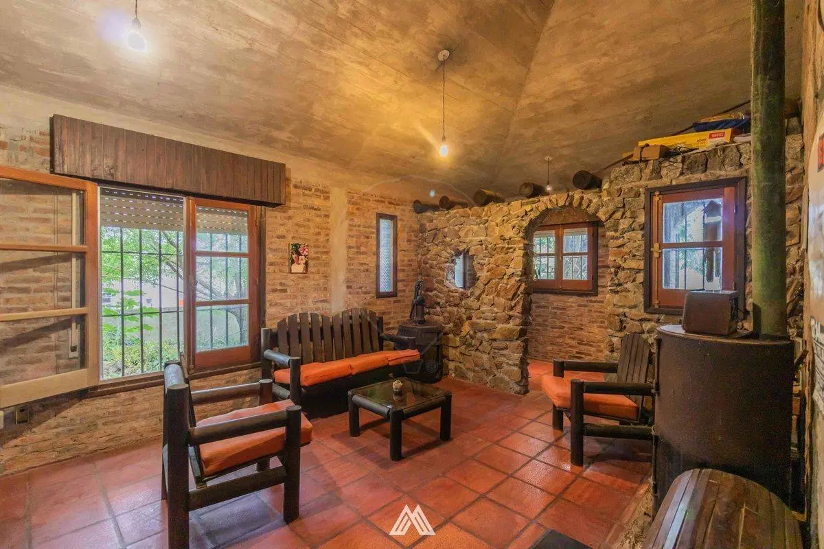 Venta Casa amplia y sólida Barrio Talar Pando 3