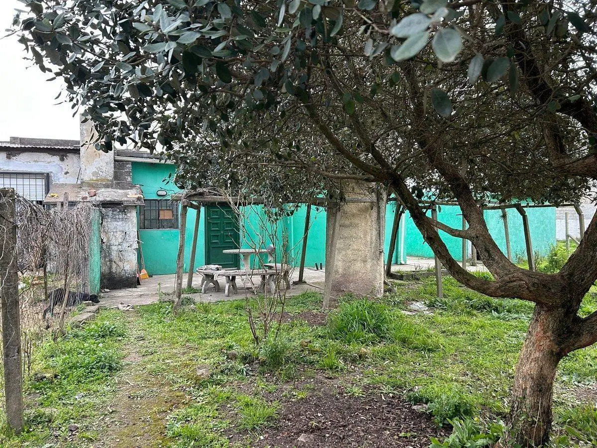 Venta casa 2 dormitorios y garage en Santa Lucía 3
