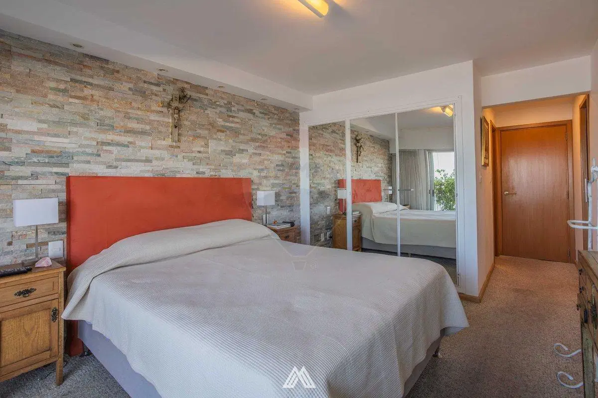 VENTA PISO 3 DORM Y SERV SOBRE RAMBLA PTA CARRETAS 4