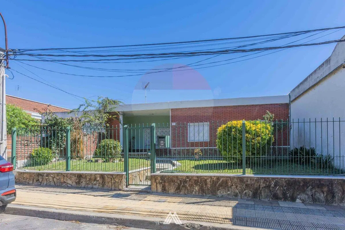 VENTA CASA BELVEDERE 3 DORMITORIOS 1 BAÑO PARRILLA 2