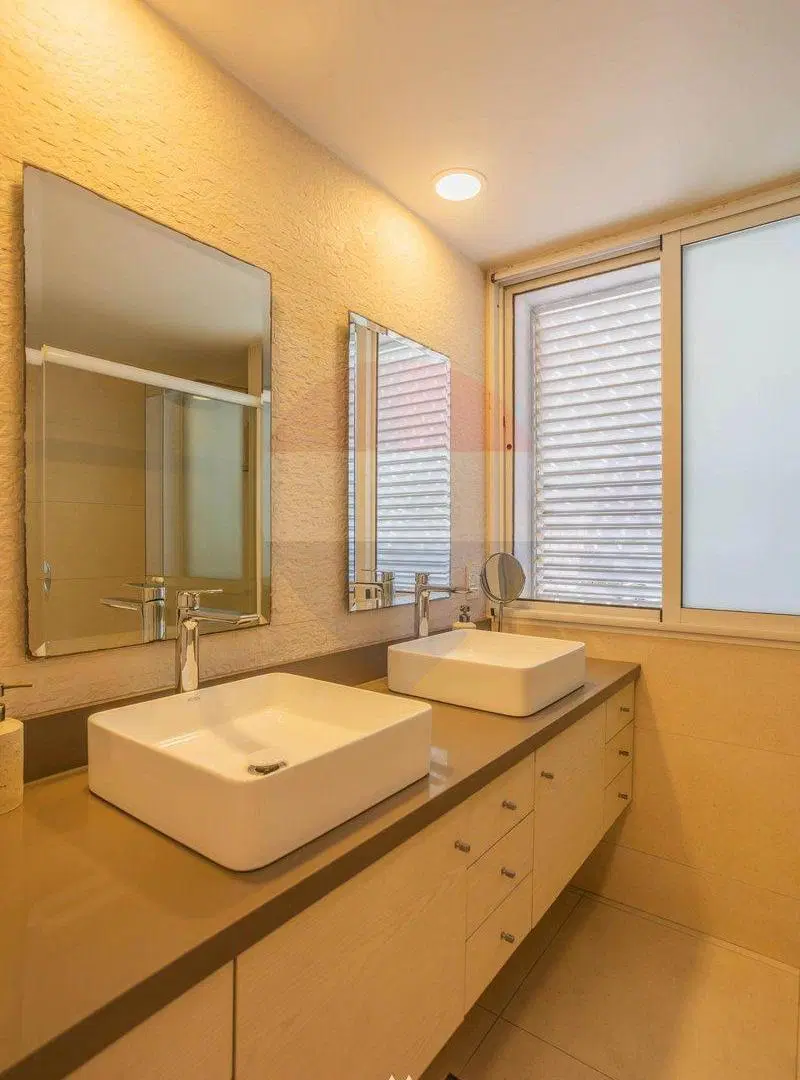 Venta apto 4 dorm en suite.  2gges, Pocitos 4