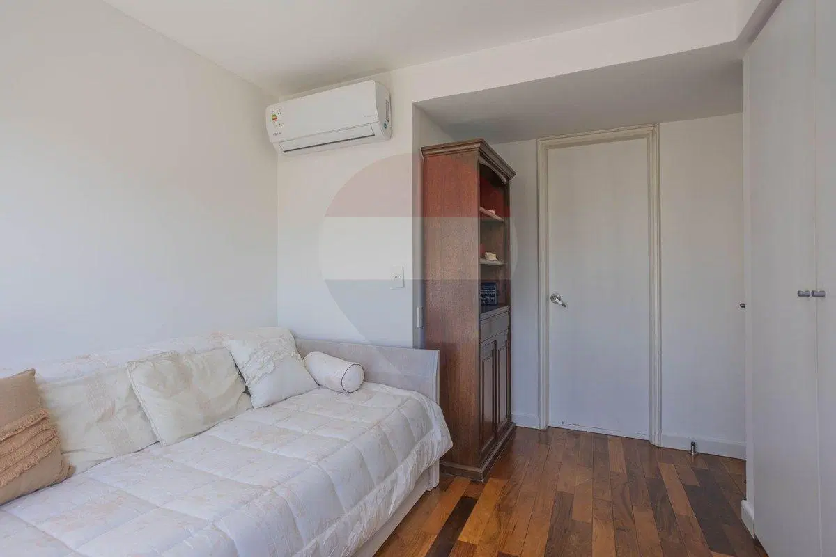 Venta apto 4 dorm en suite.  2gges, Pocitos 2