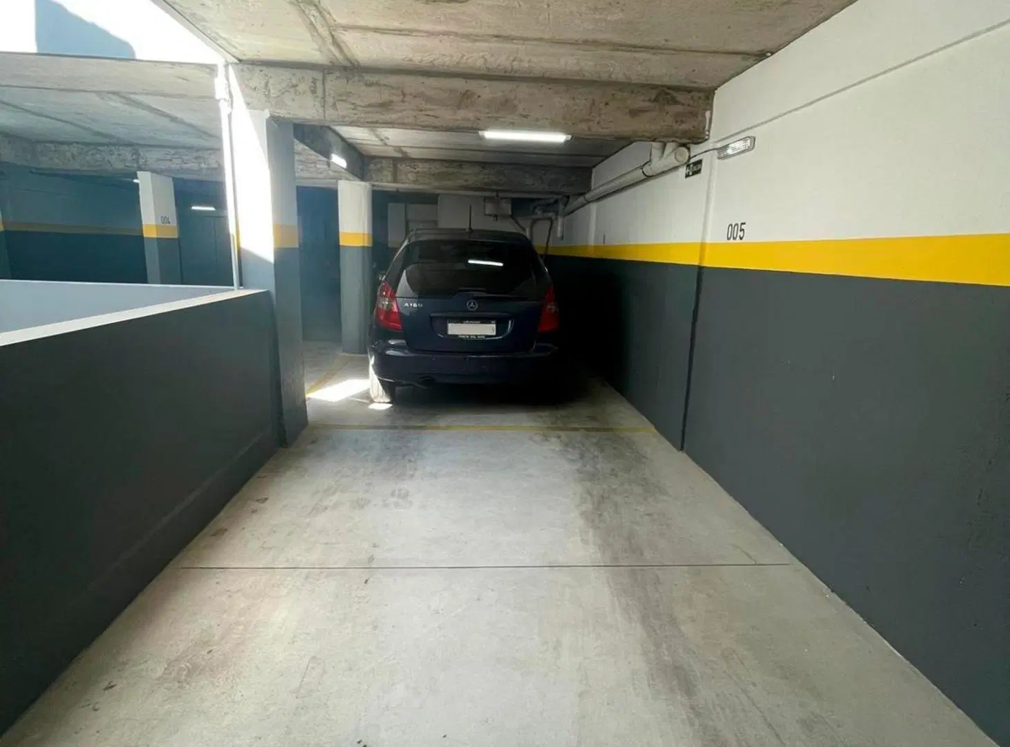 Venta de cochera doble a metros de ORT, Pocitos. 2