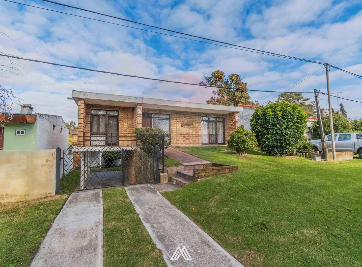 VENTA-Casa 3 dorm-parrillero-cochera-ATLANTIDA SUR 1
